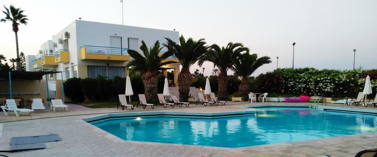 Leonidas & Hotel