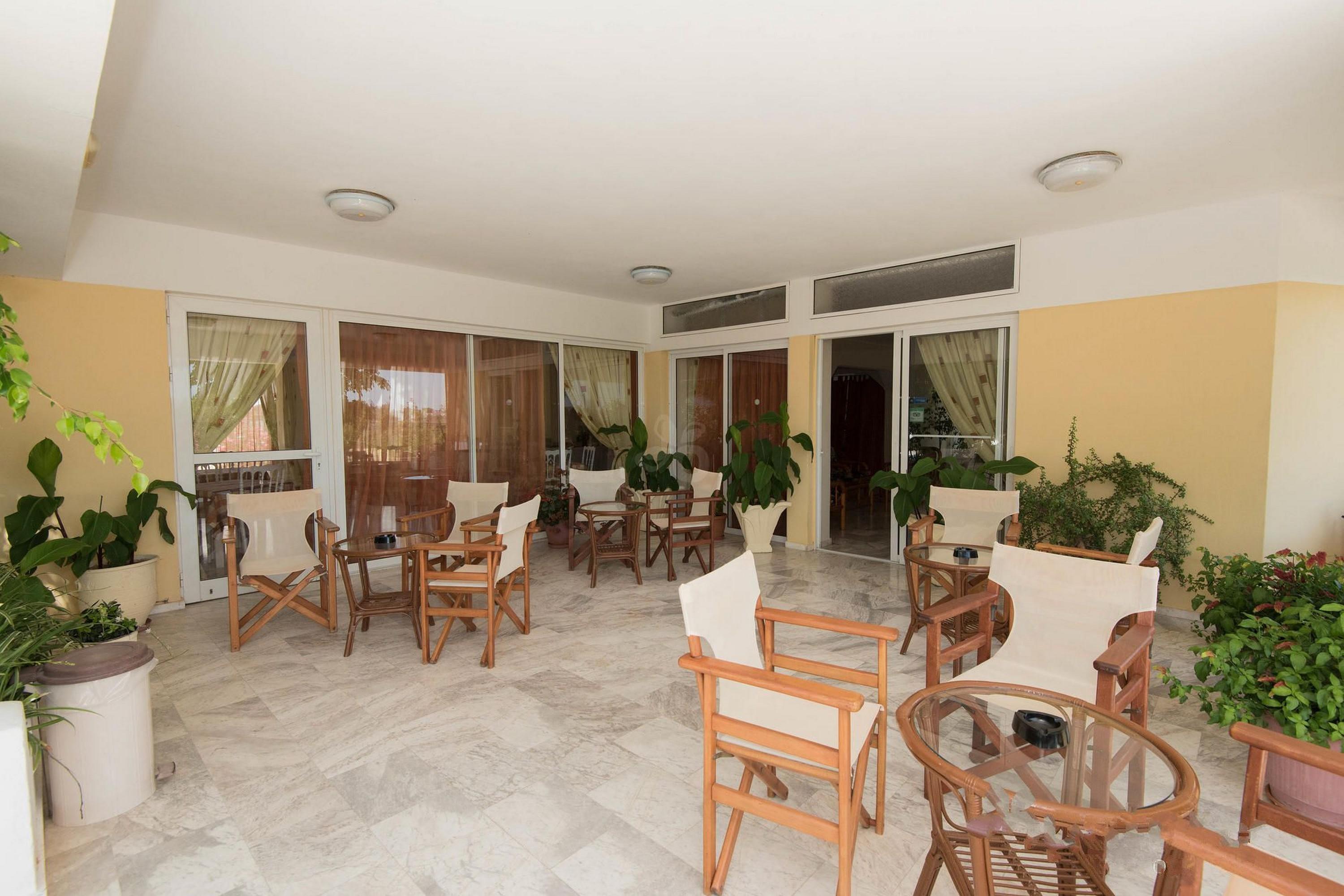 Hotel Leonidas & 2*