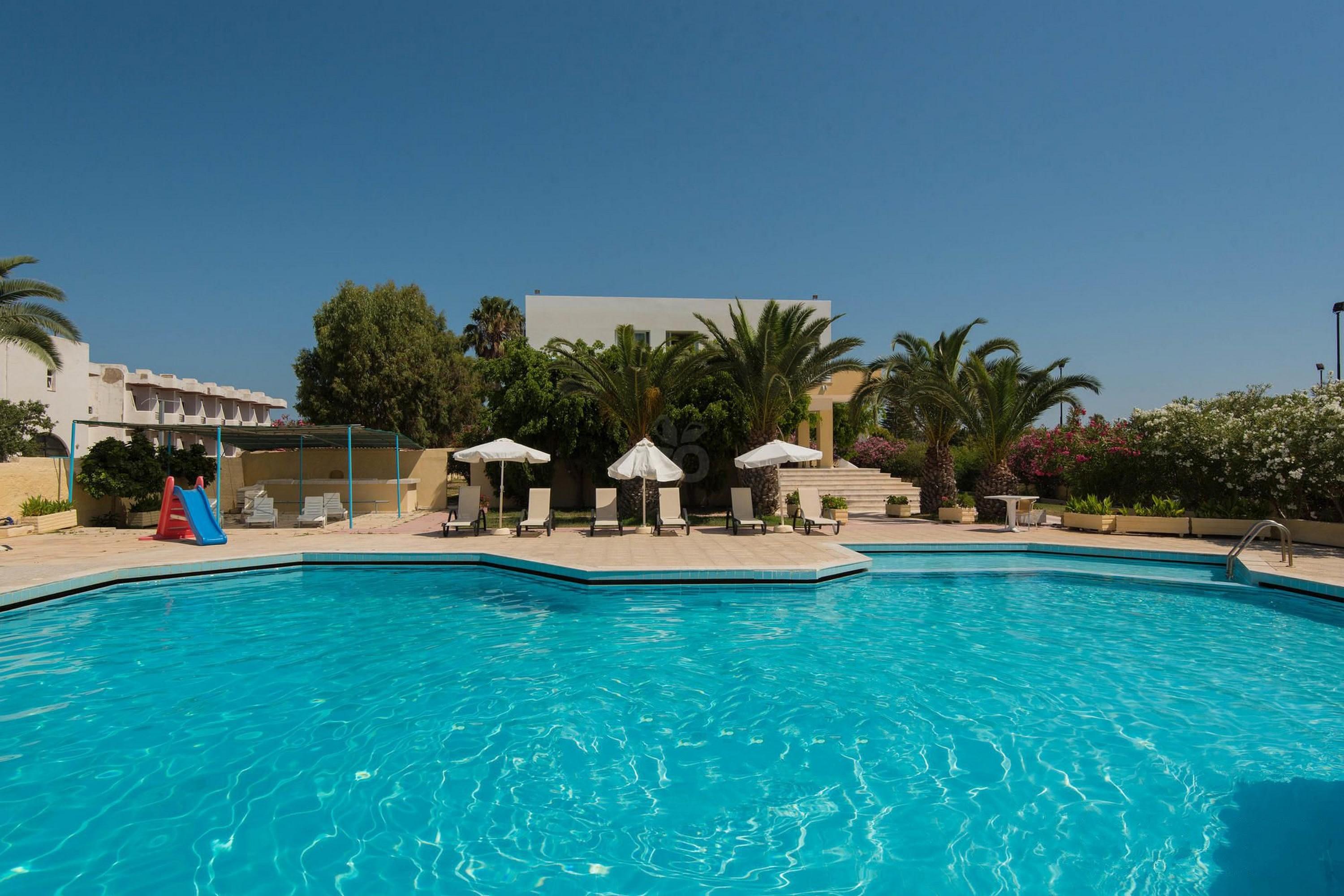 Leonidas & Hotel