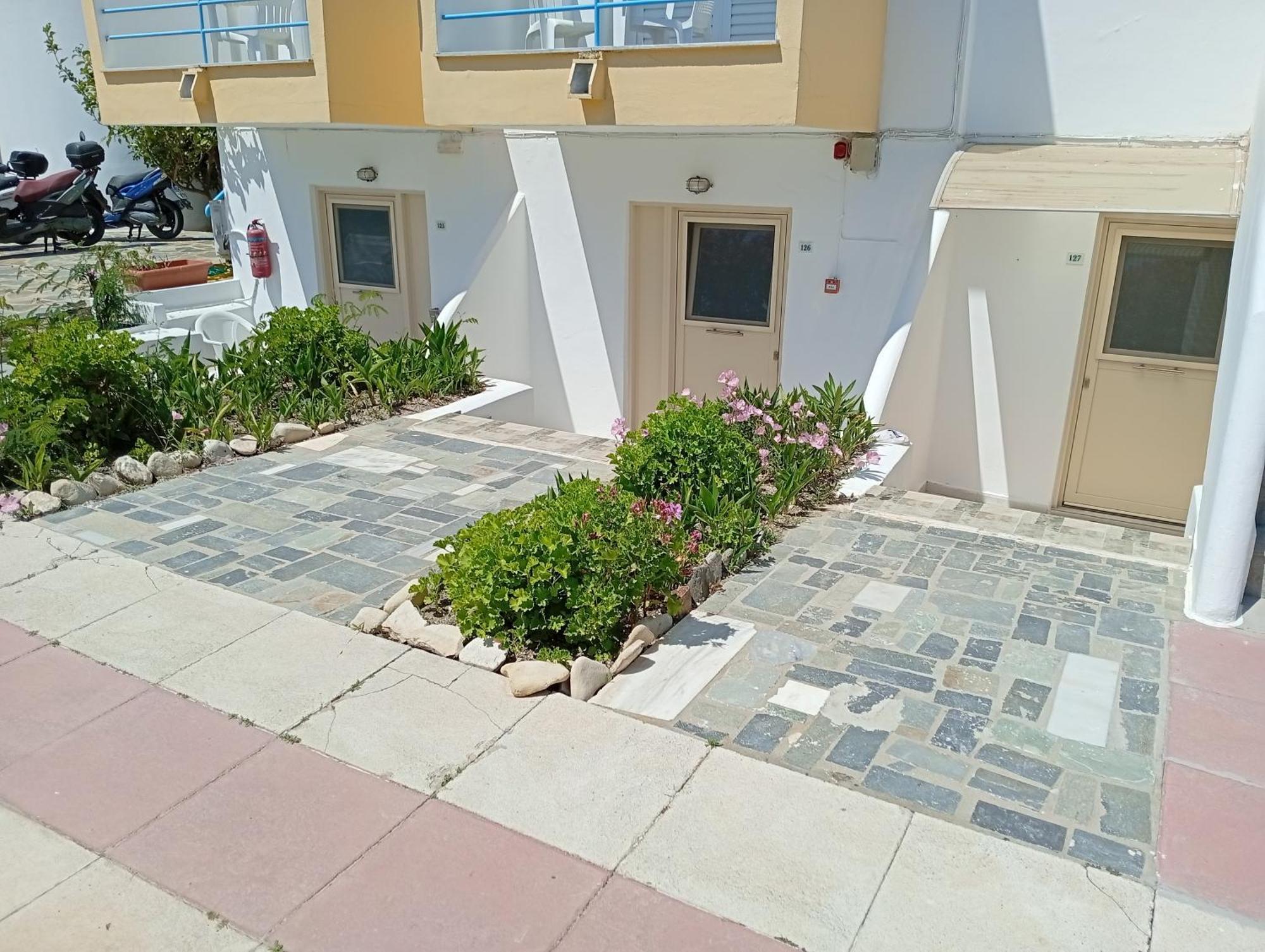 Hotel Leonidas & 2*