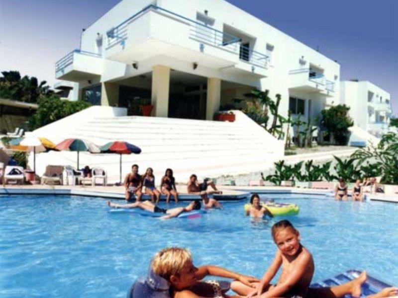 Leonidas & Hotel