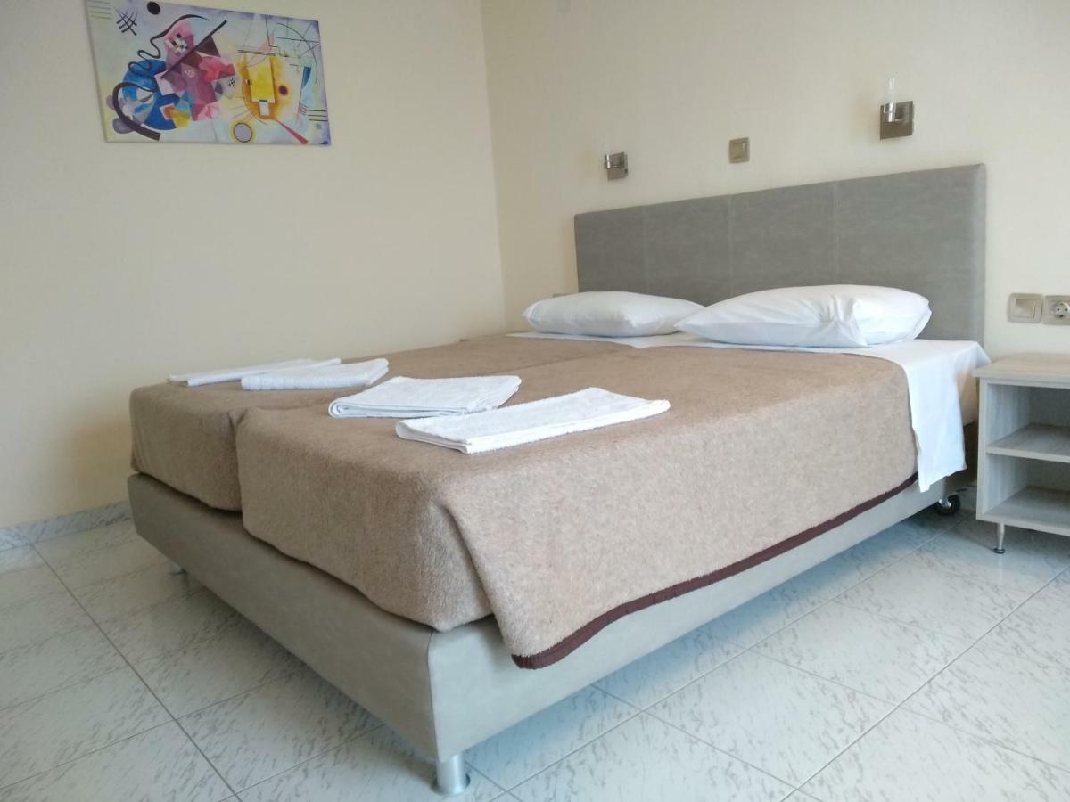 Hotel Leonidas & 2*